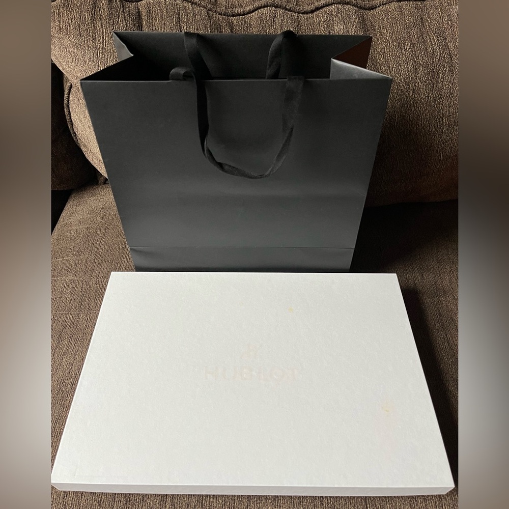 Hublot box and paper bag